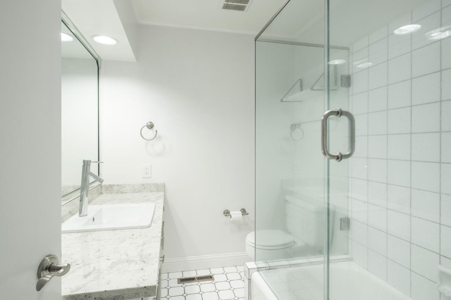 336 E Gettysburg Ave, Fresno, CA 93704