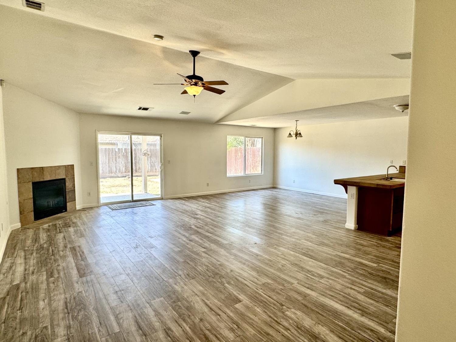 2387 N Hanover Ave, Fresno, CA 93722