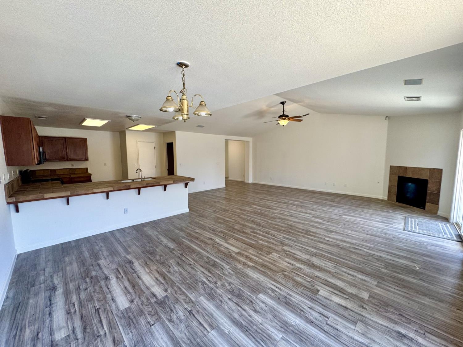 2387 N Hanover Ave, Fresno, CA 93722