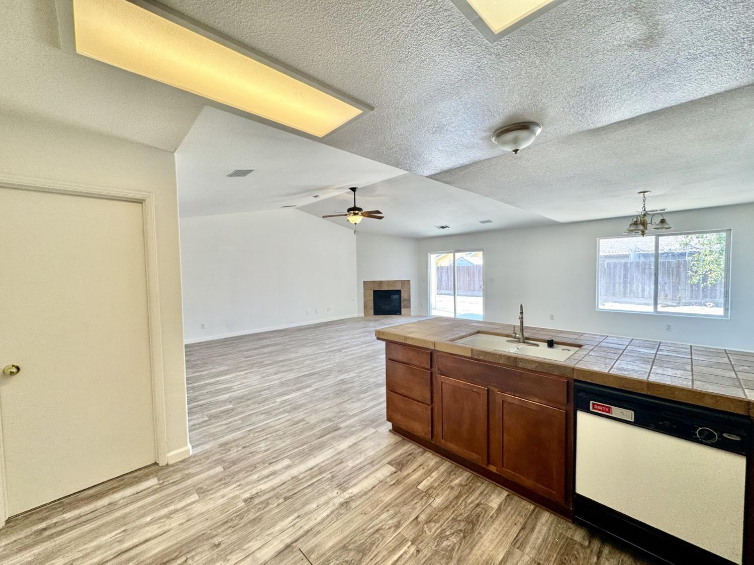 2387 N Hanover Ave, Fresno, CA 93722
