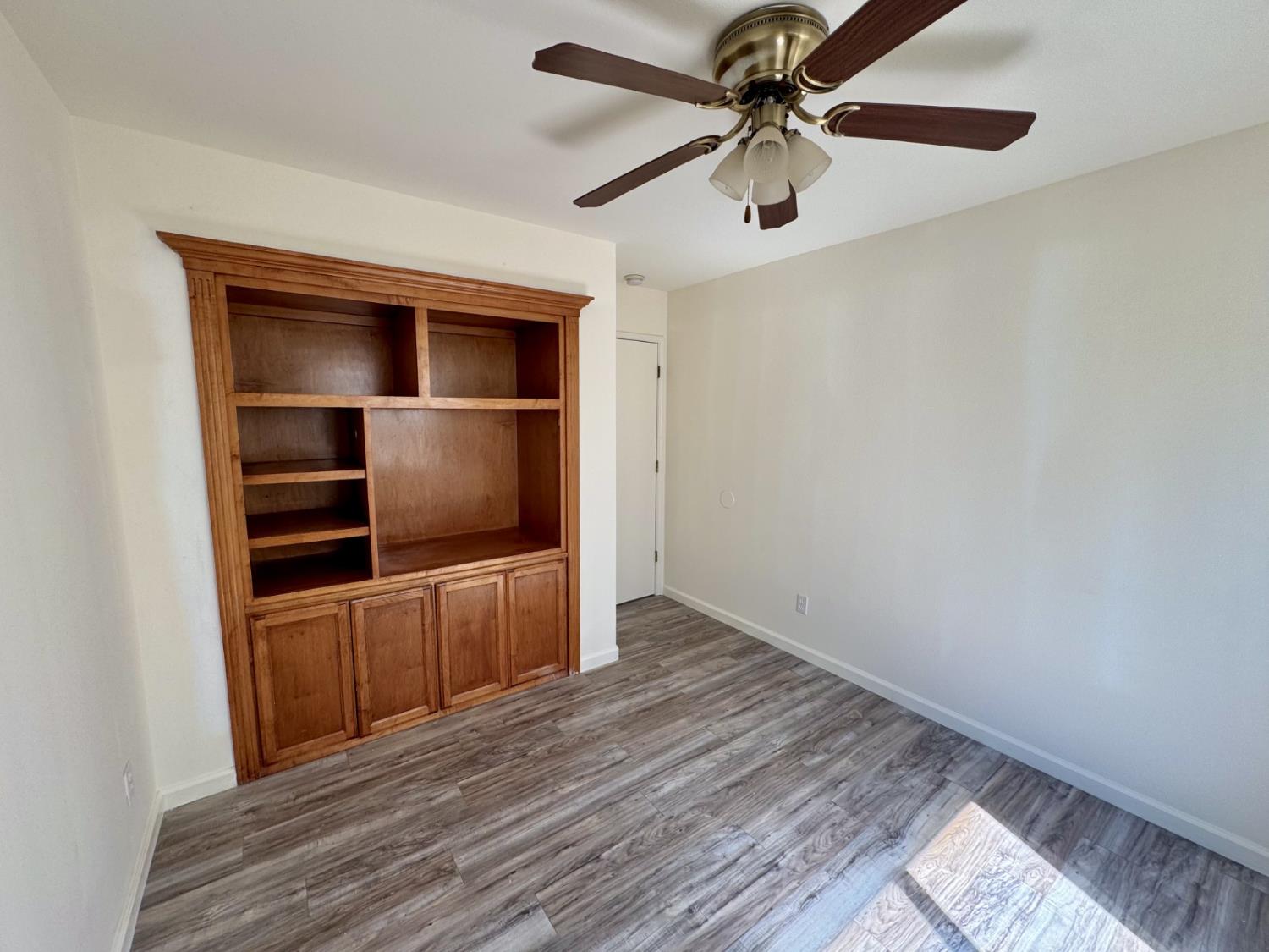 2387 N Hanover Ave, Fresno, CA 93722