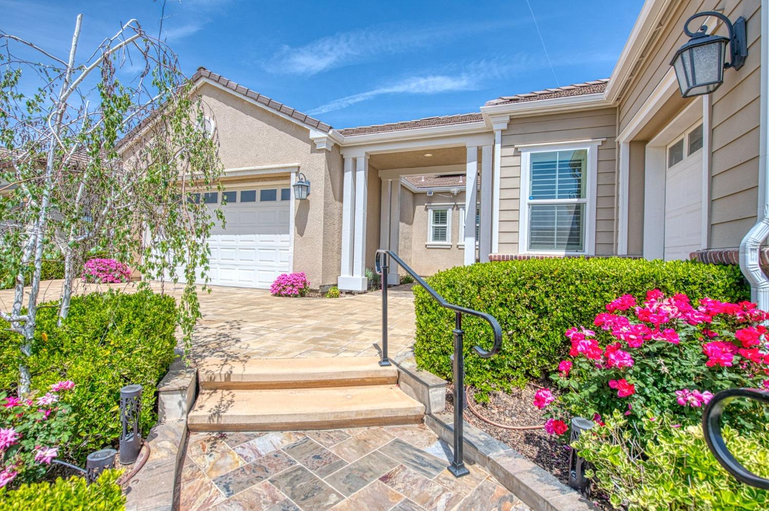 583 Crescent Ln, Madera, CA 93636