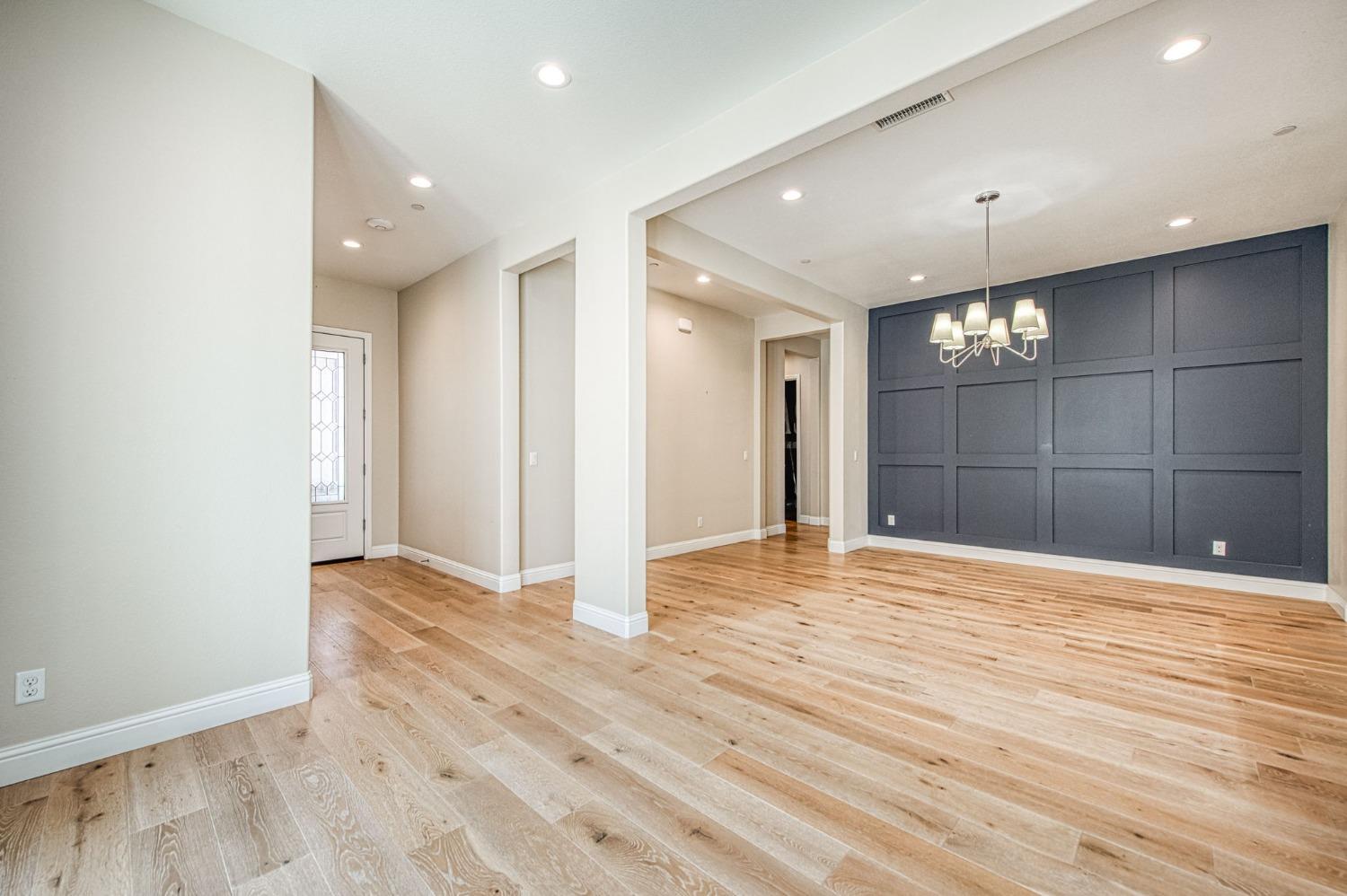 583 Crescent Ln, Madera, CA 93636