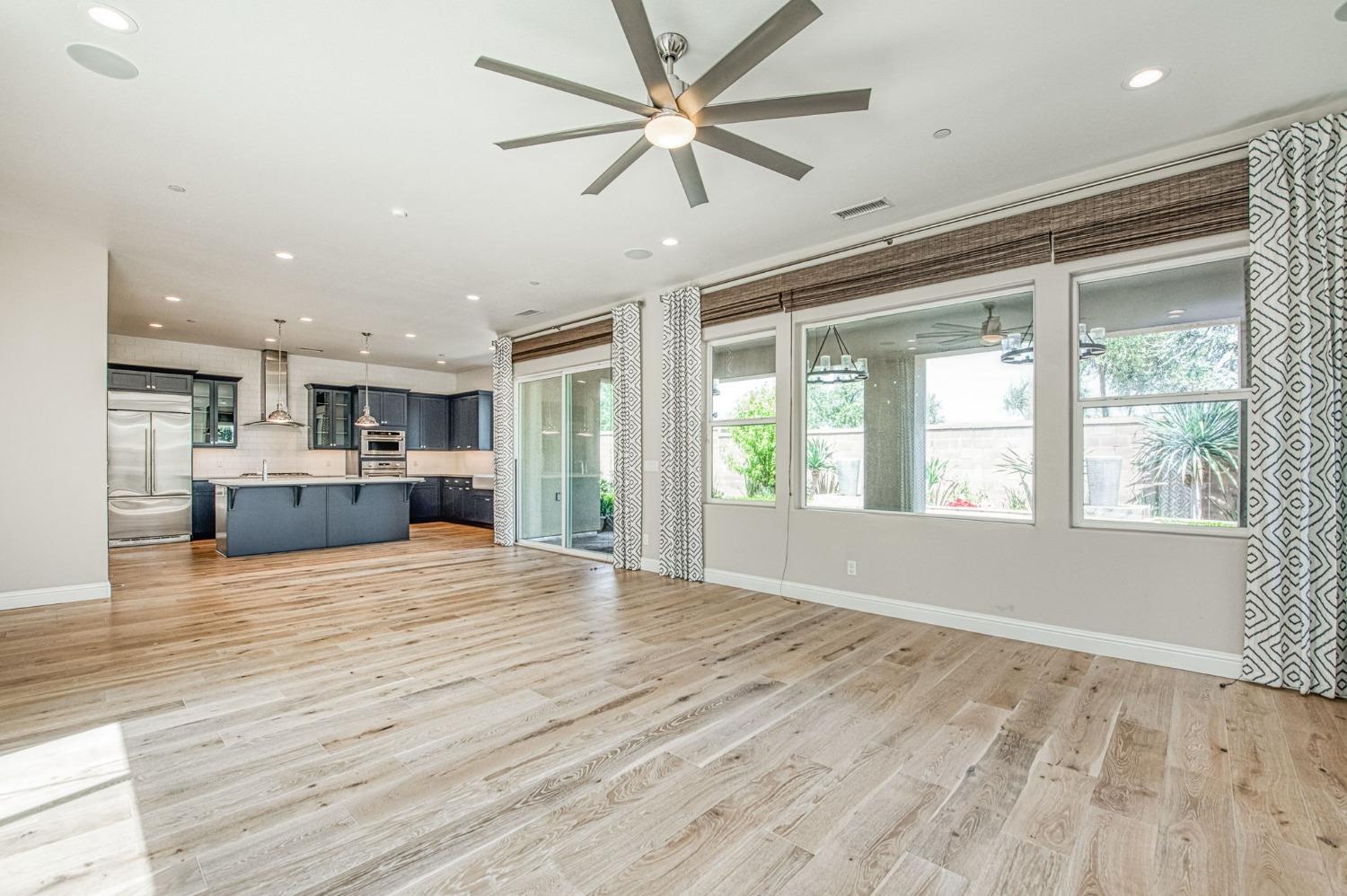 583 Crescent Ln, Madera, CA 93636