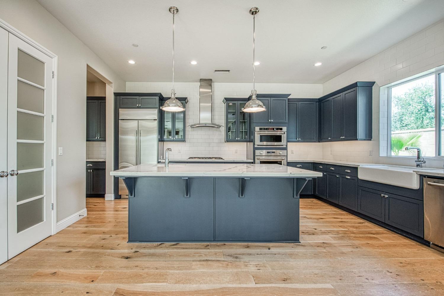 583 Crescent Ln, Madera, CA 93636