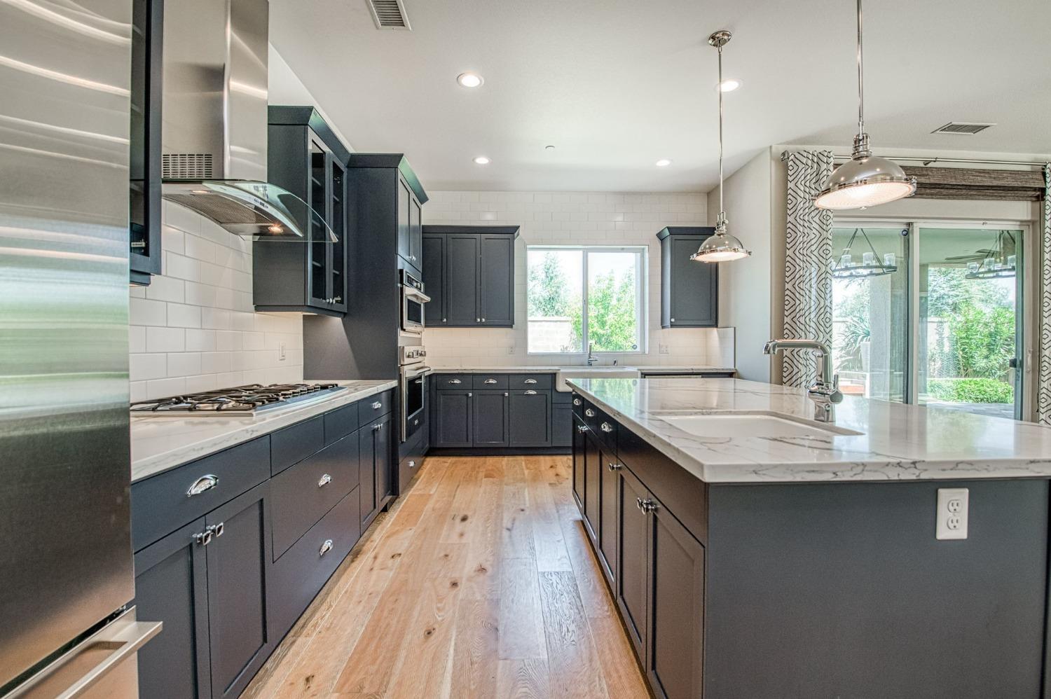 583 Crescent Ln, Madera, CA 93636