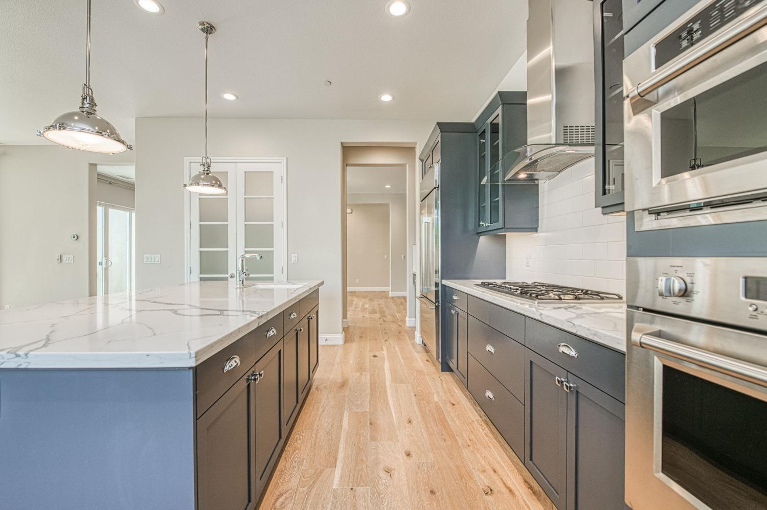 583 Crescent Ln, Madera, CA 93636