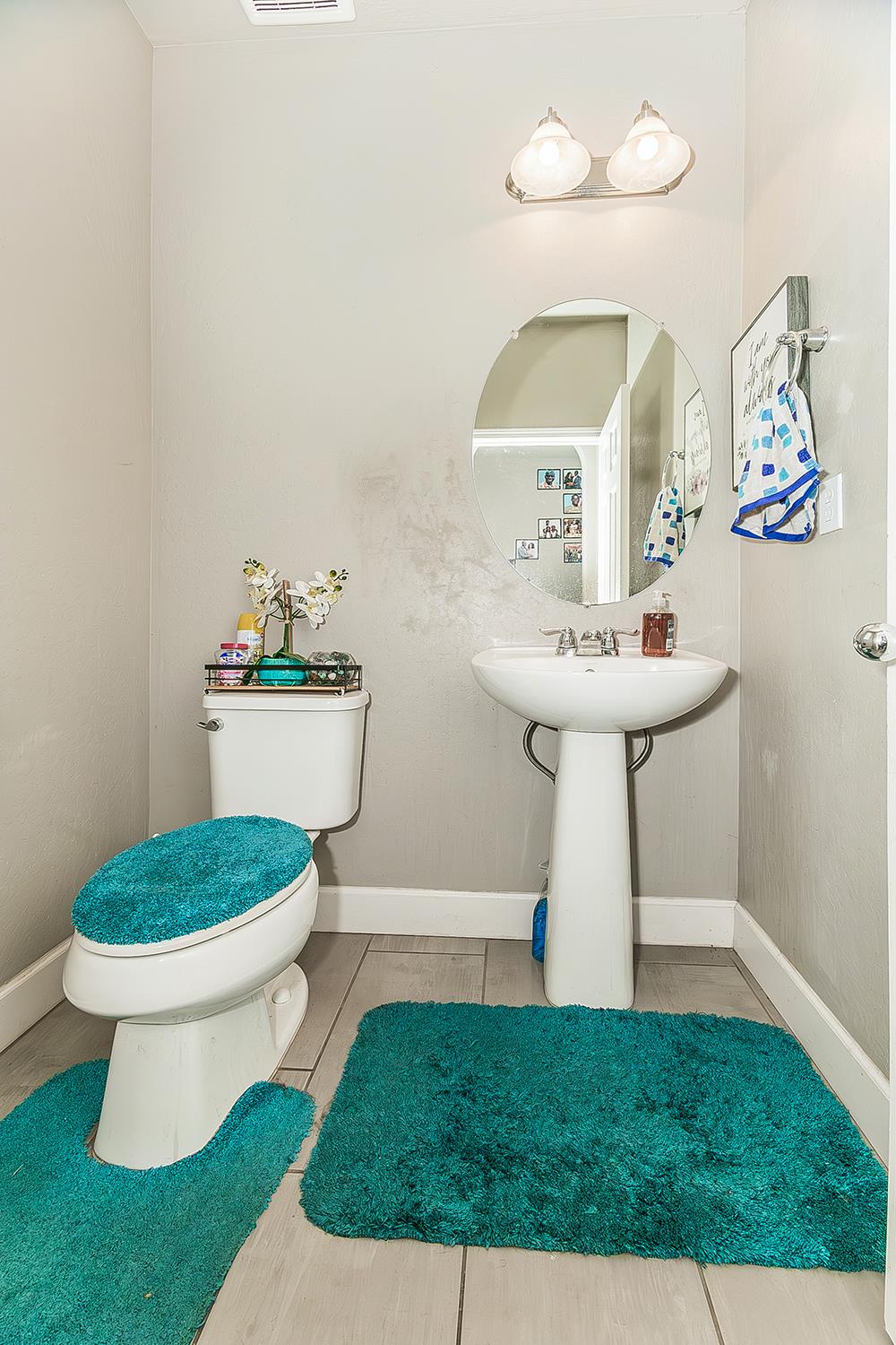 3549 Taylor Ln, Clovis, CA 93619