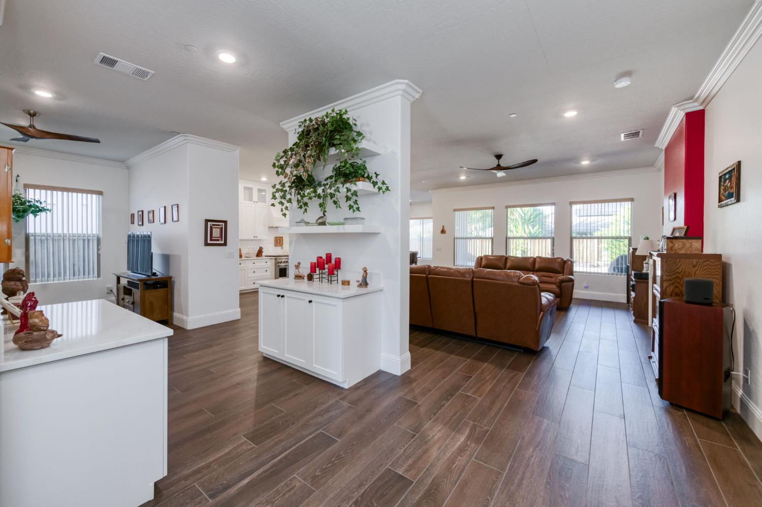 2280 E Mazie Ave, Fresno, CA 93730