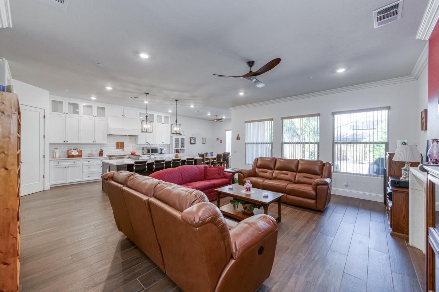 2280 E Mazie Ave, Fresno, CA 93730