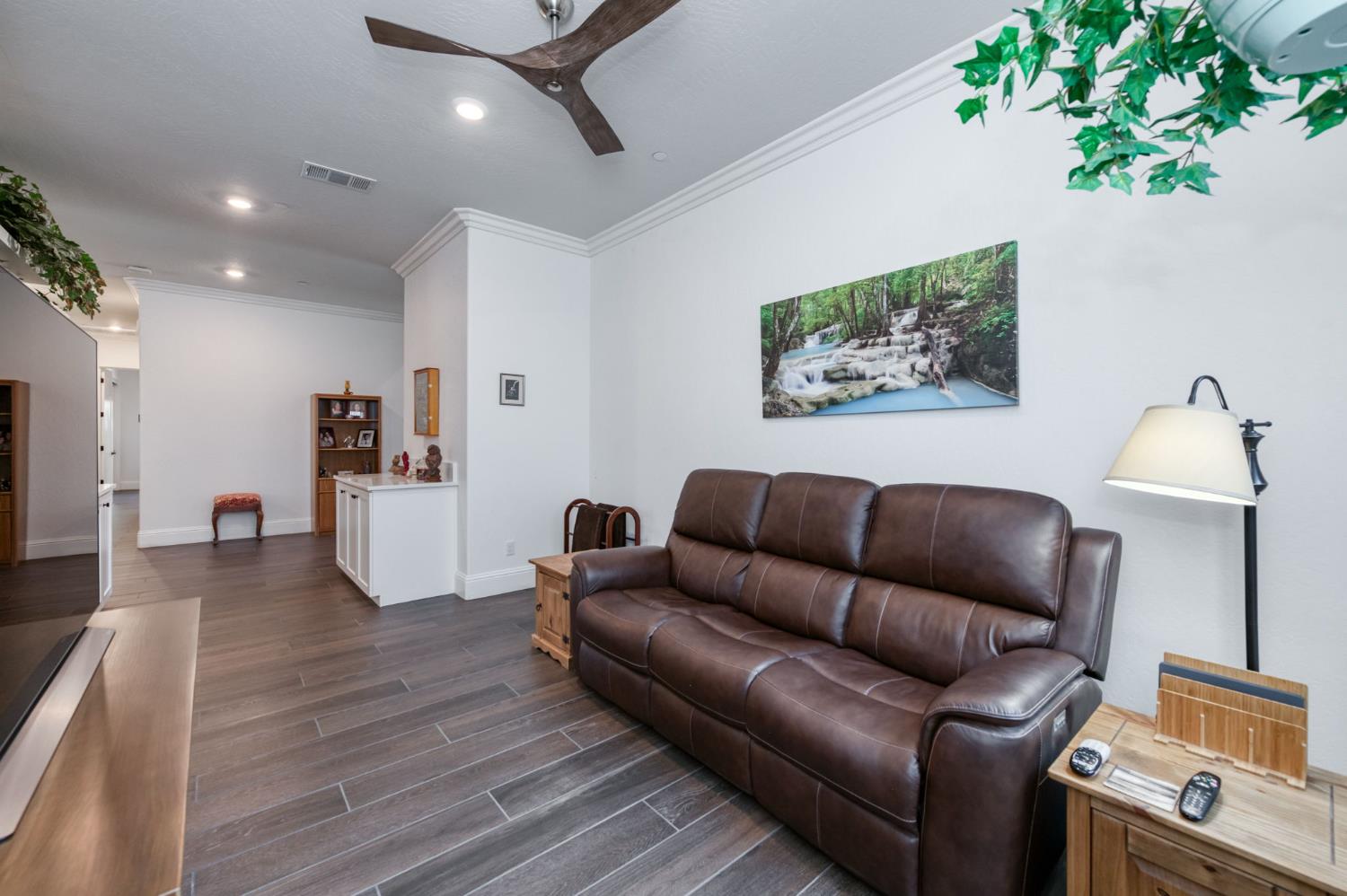 2280 E Mazie Ave, Fresno, CA 93730