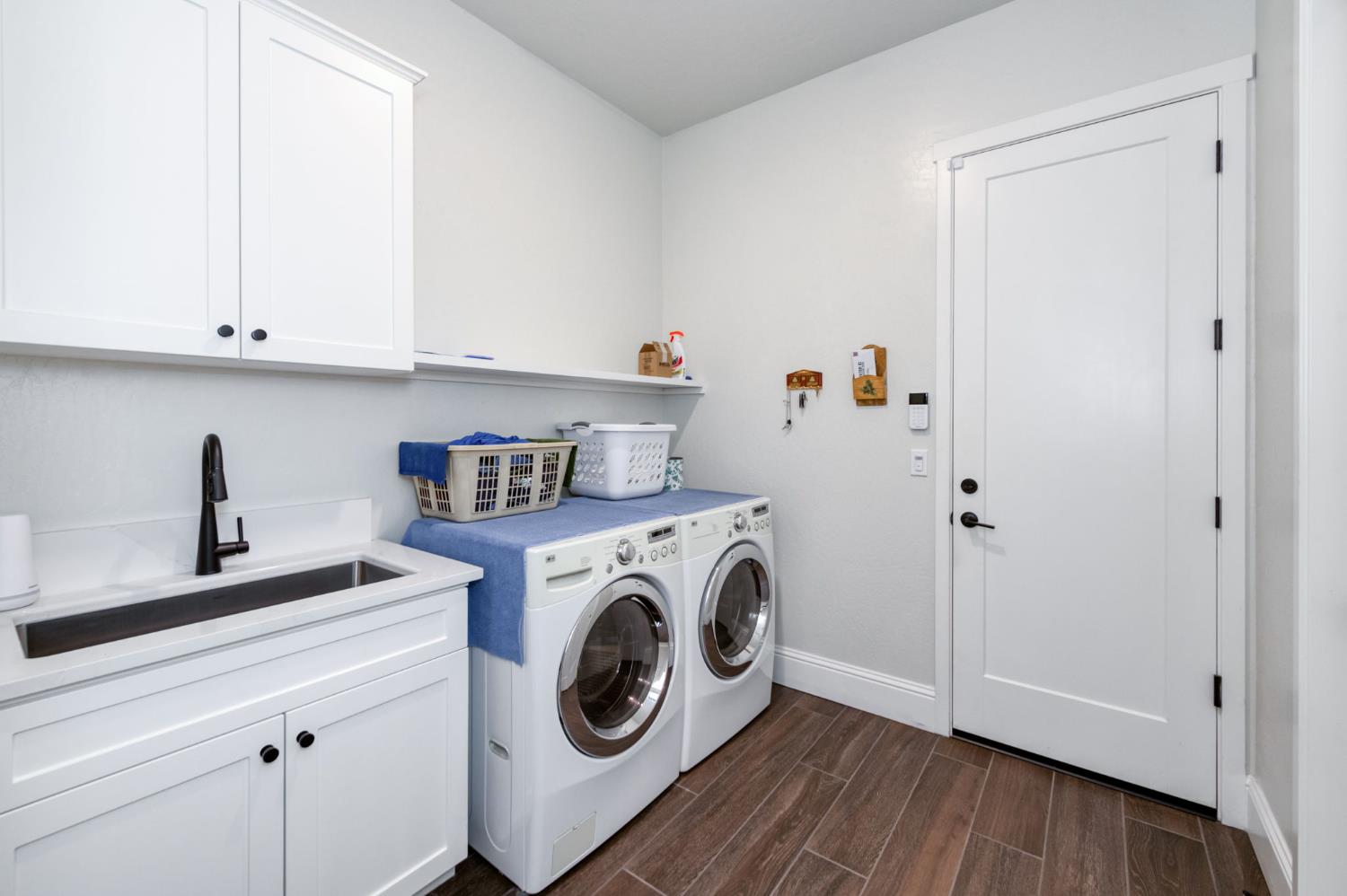 2280 E Mazie Ave, Fresno, CA 93730