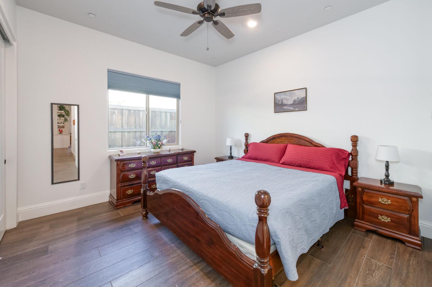 2280 E Mazie Ave, Fresno, CA 93730