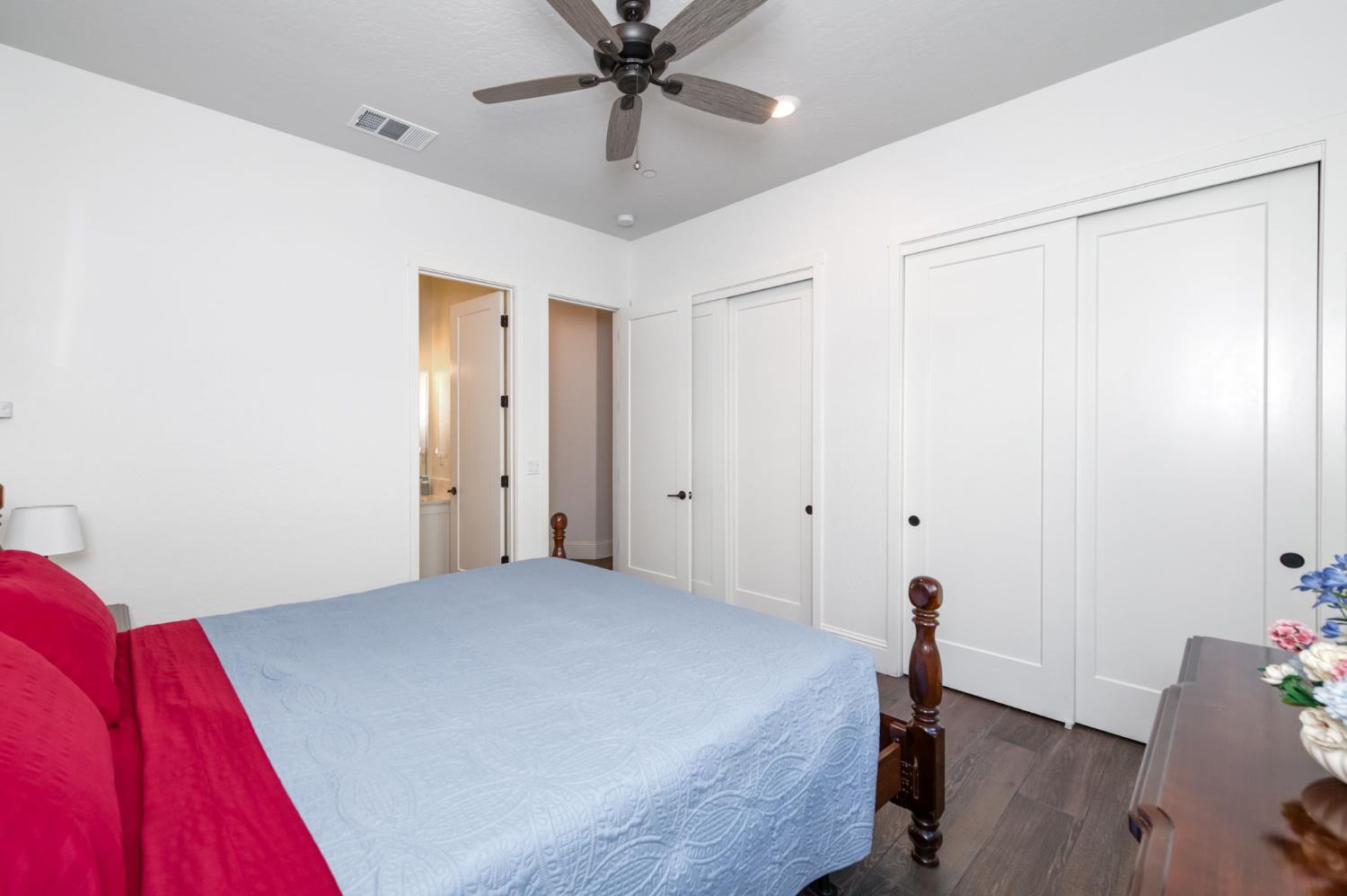 2280 E Mazie Ave, Fresno, CA 93730