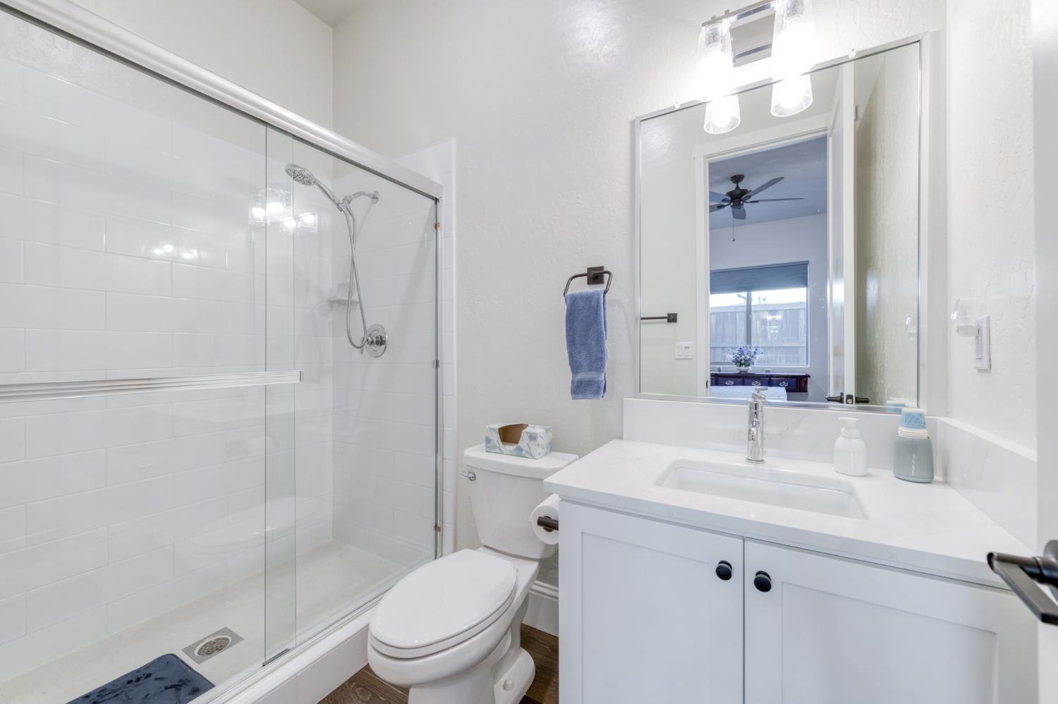 2280 E Mazie Ave, Fresno, CA 93730