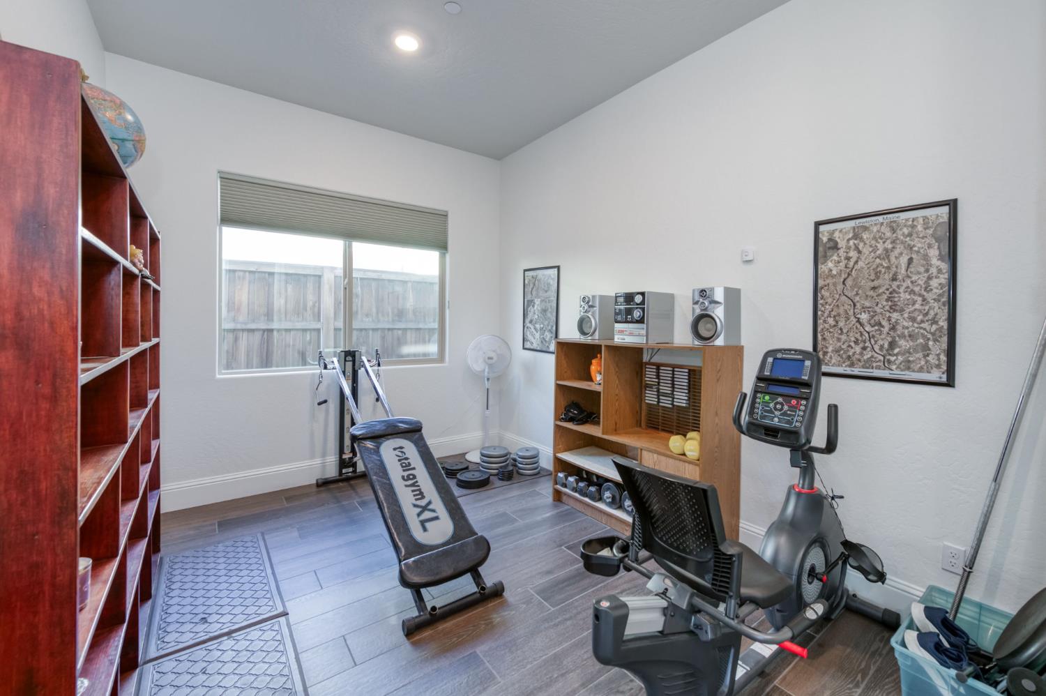 2280 E Mazie Ave, Fresno, CA 93730