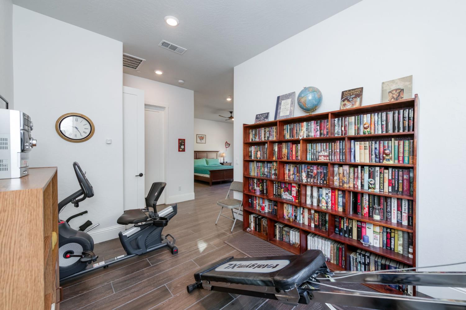 2280 E Mazie Ave, Fresno, CA 93730