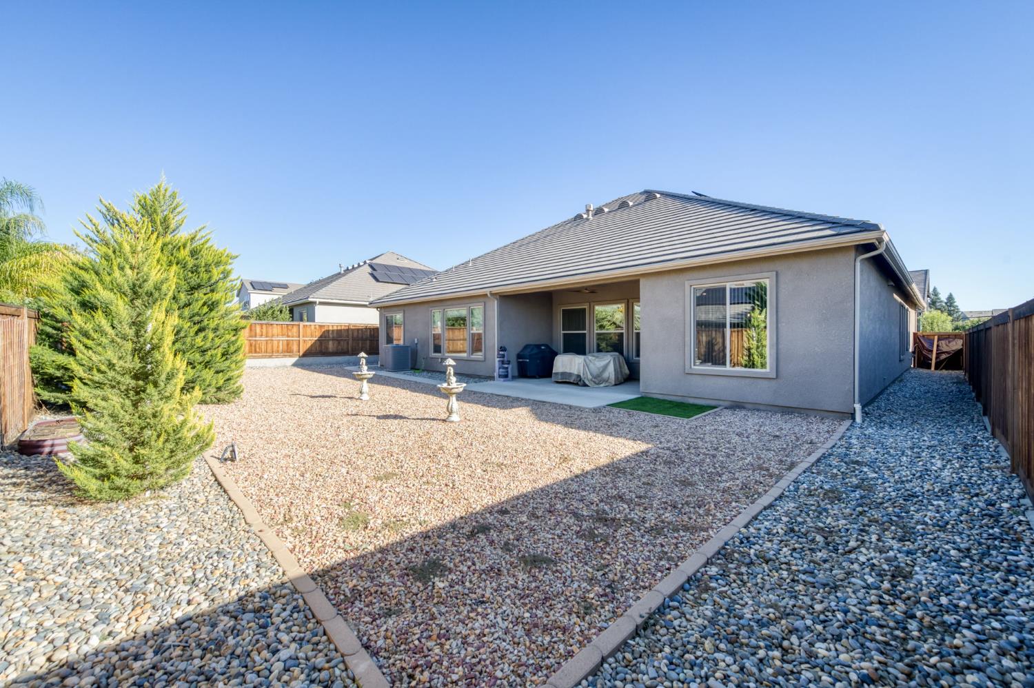 2280 E Mazie Ave, Fresno, CA 93730