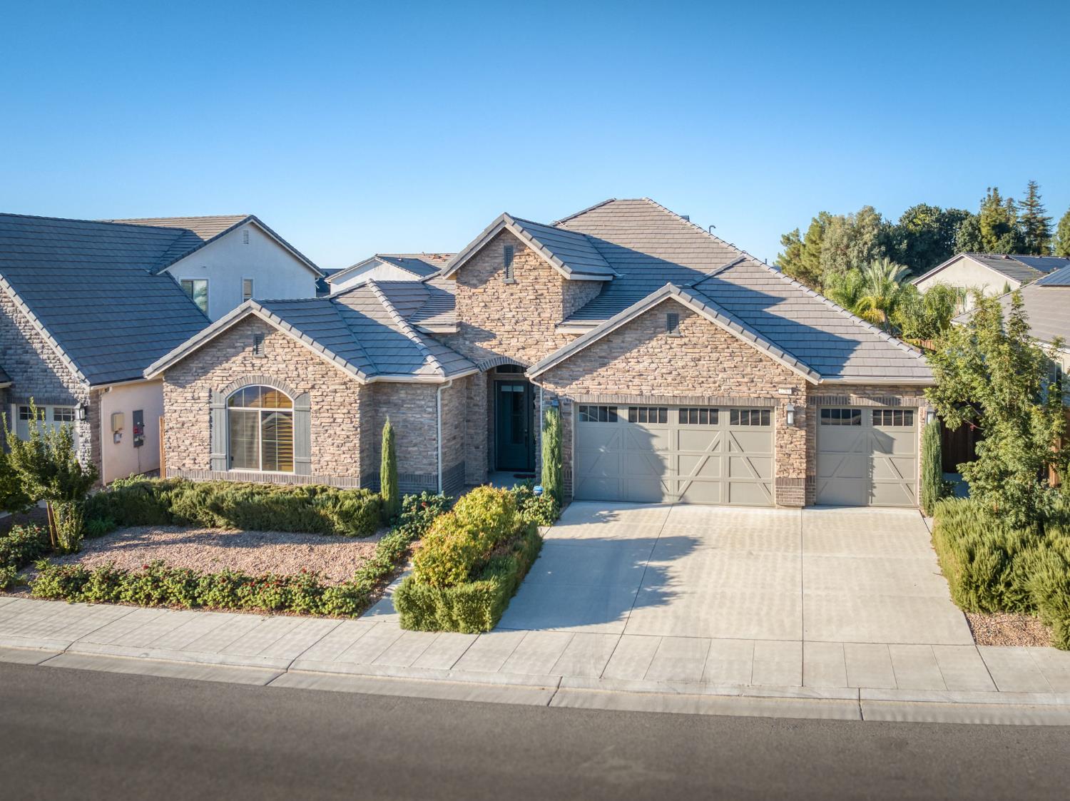 2280 E Mazie Ave, Fresno, CA 93730