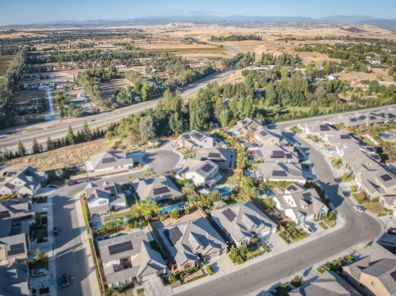 2280 E Mazie Ave, Fresno, CA 93730