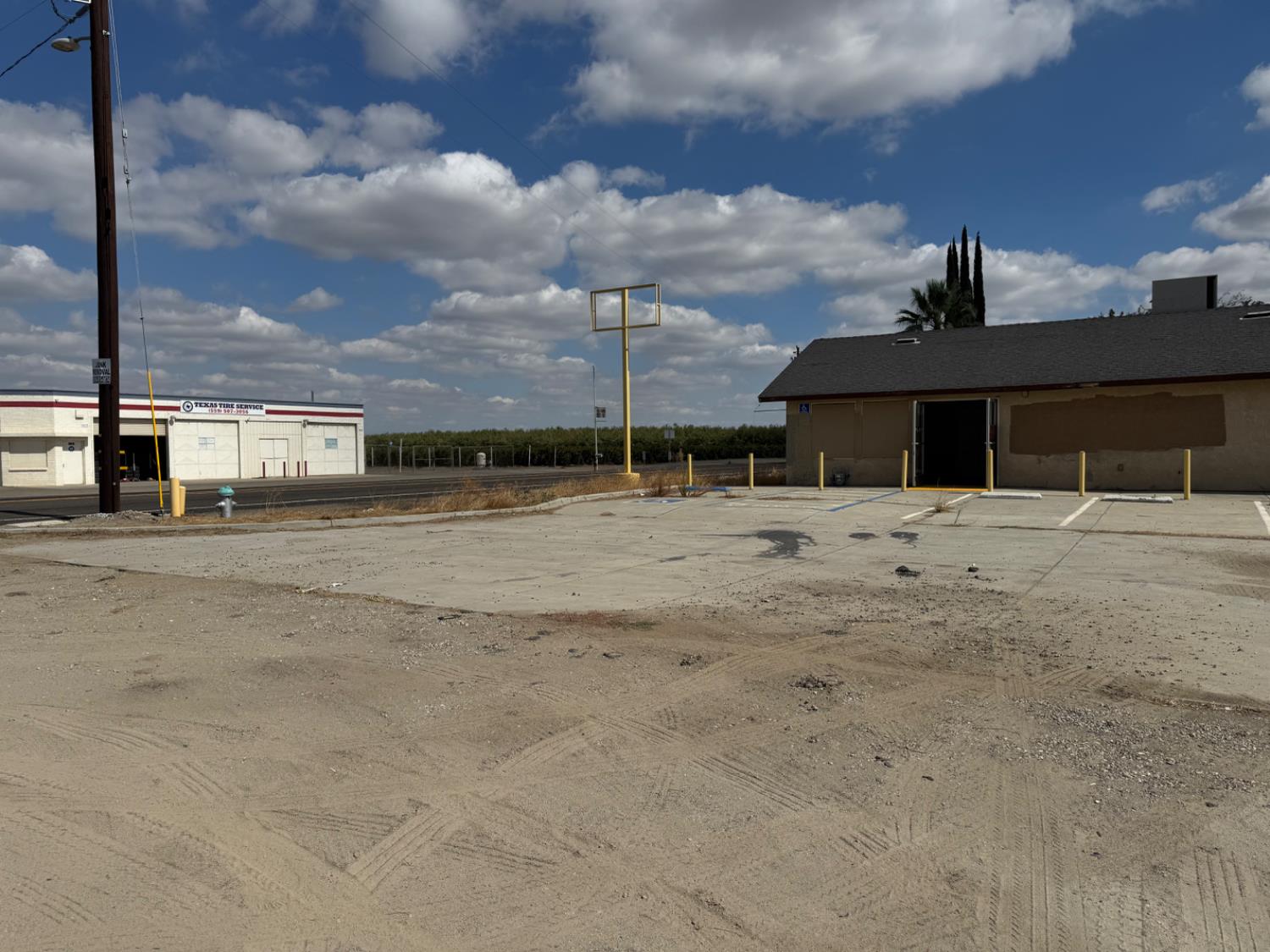 12441 W Shaw Ave, Fresno, CA 93723