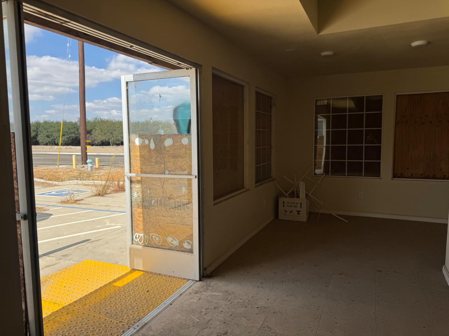 12441 W Shaw Ave, Fresno, CA 93723