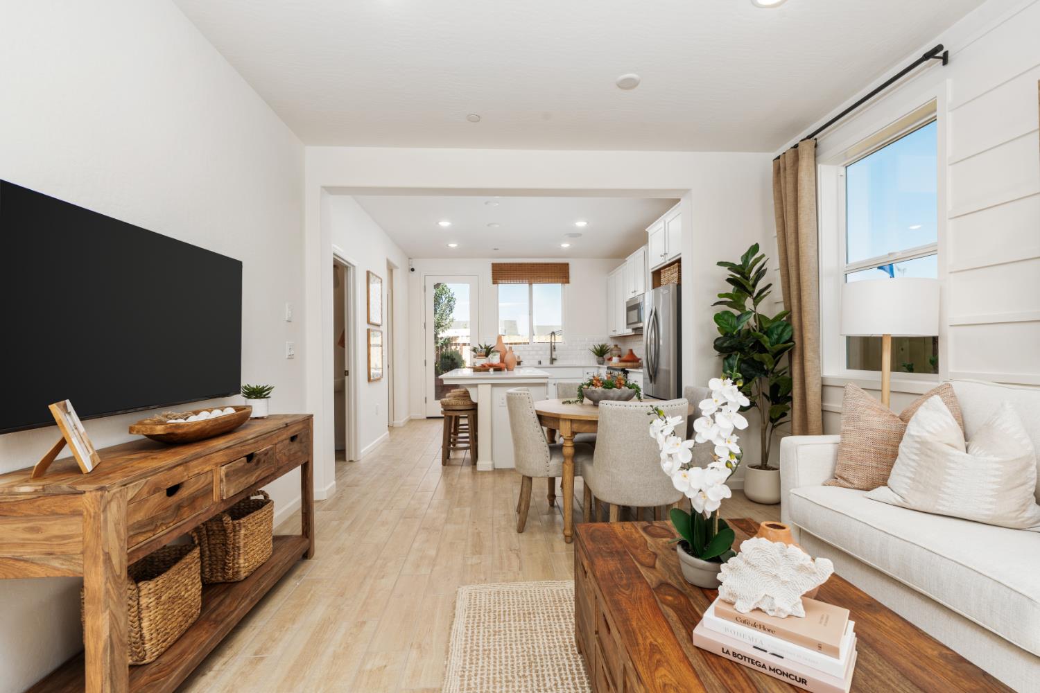 1484 Redbrick Ln, Clovis, CA 93619