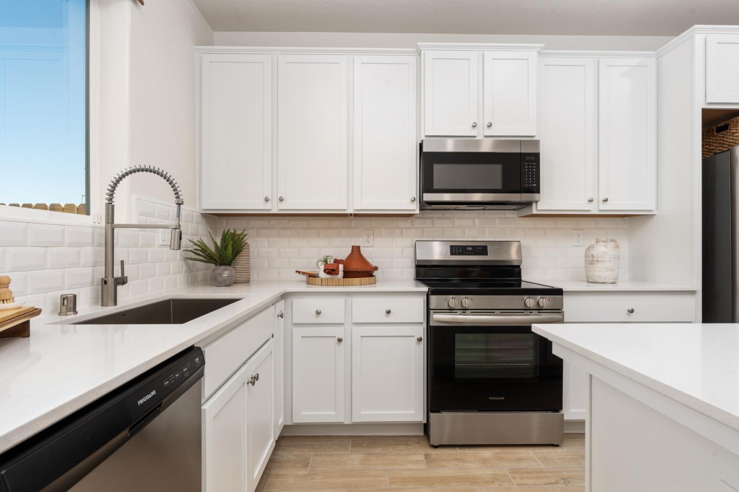 1484 Redbrick Ln, Clovis, CA 93619