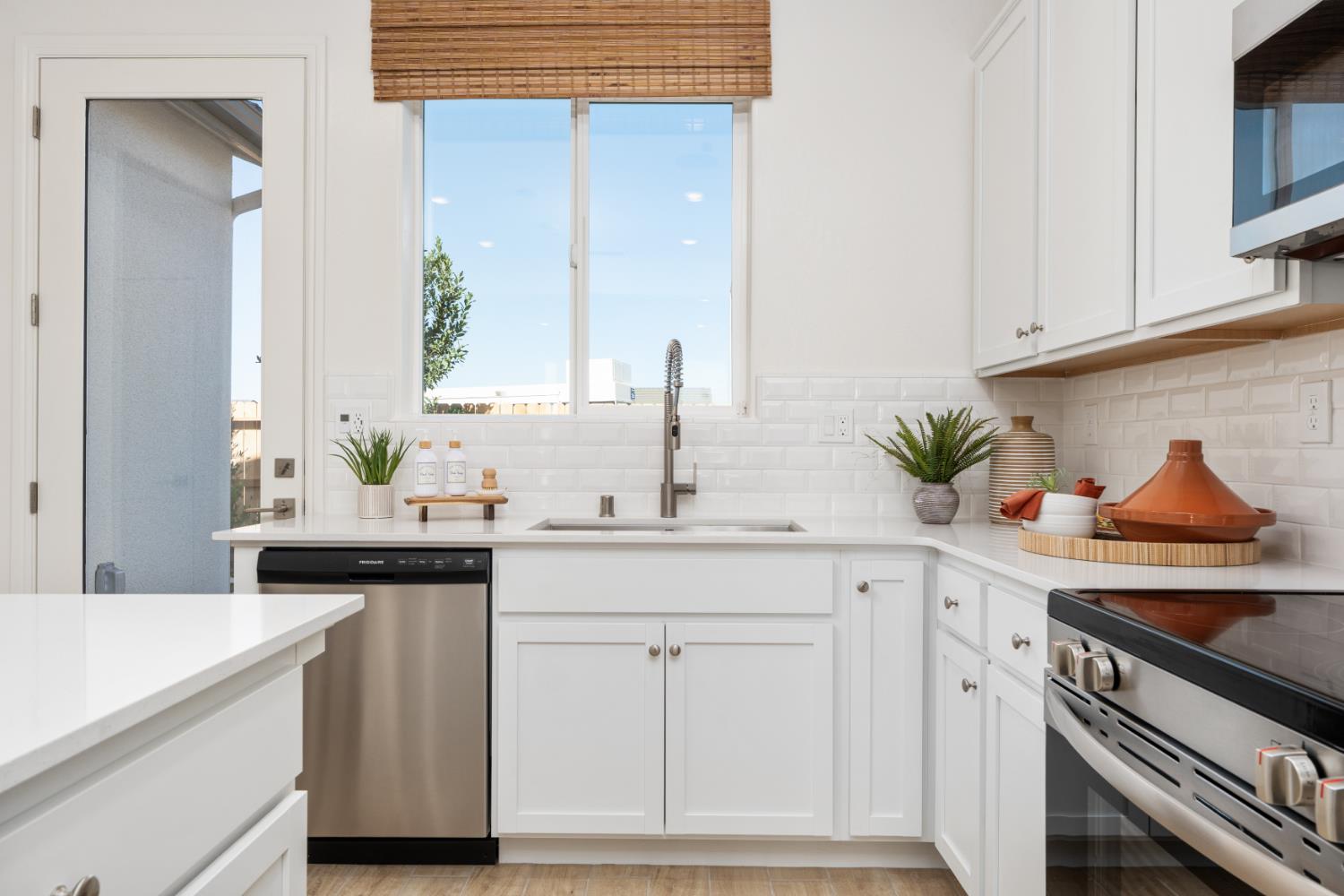 1484 Redbrick Ln, Clovis, CA 93619