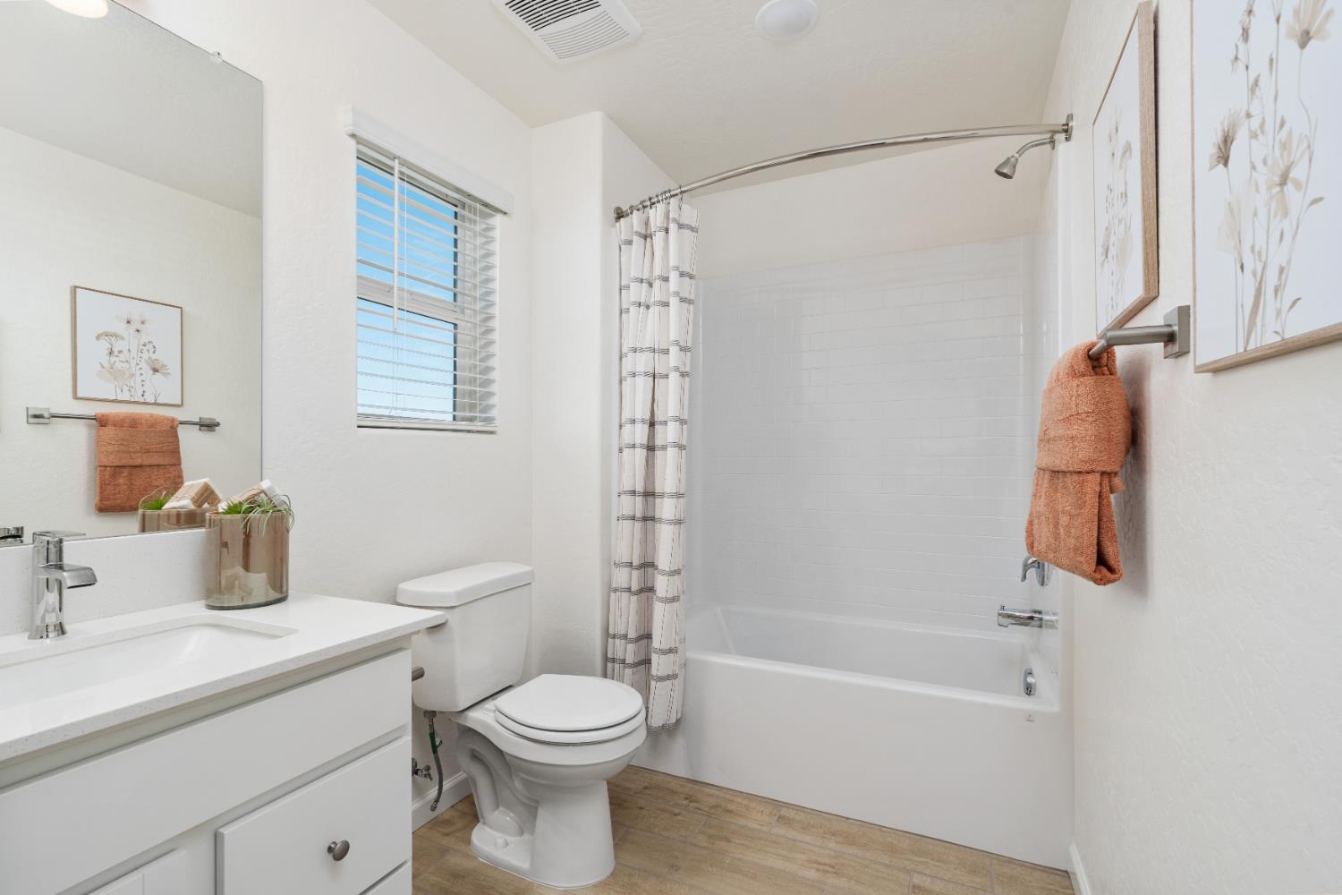 1484 Redbrick Ln, Clovis, CA 93619