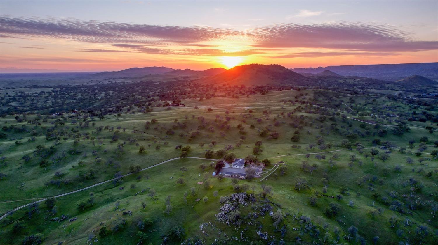 18486 Tollhouse Rd, Clovis, CA 93619