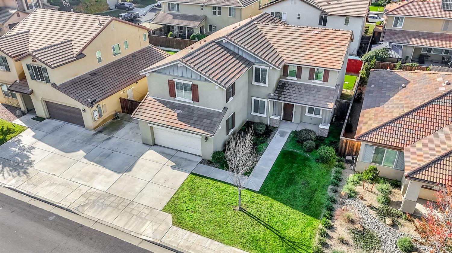 1776 Whiteash Ave, Clovis, CA 93619