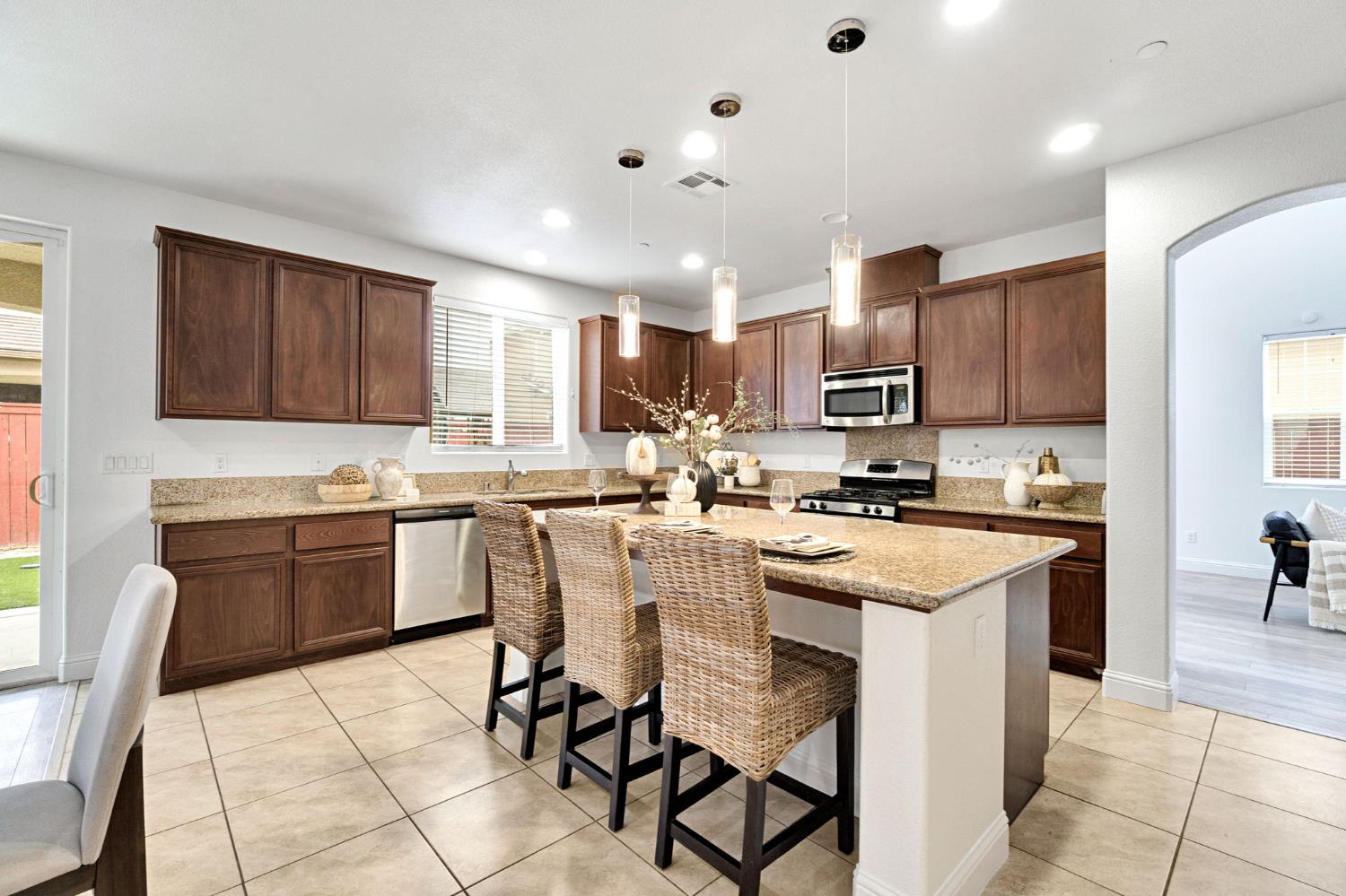 1776 Whiteash Ave, Clovis, CA 93619