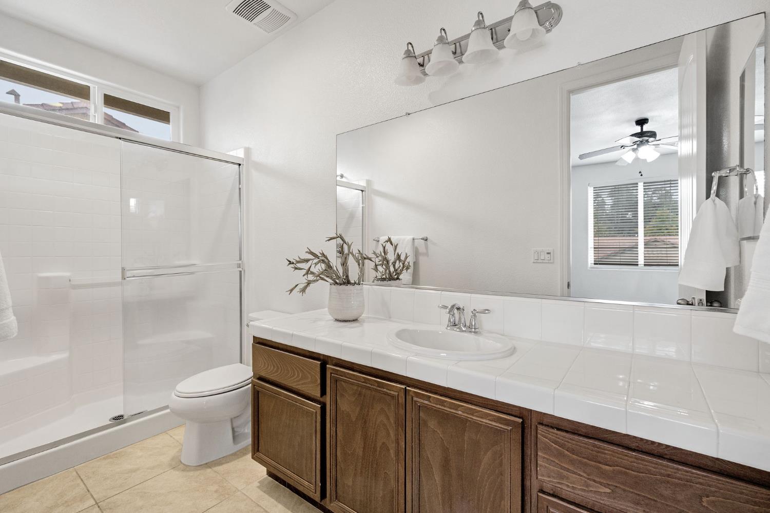 1776 Whiteash Ave, Clovis, CA 93619