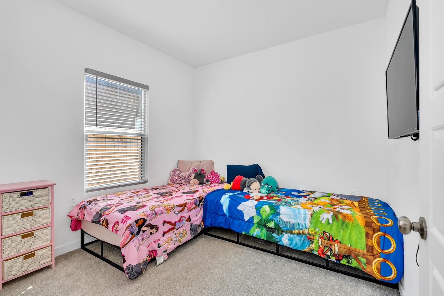 1020 Wayfarer Ln, Madera, CA 93636