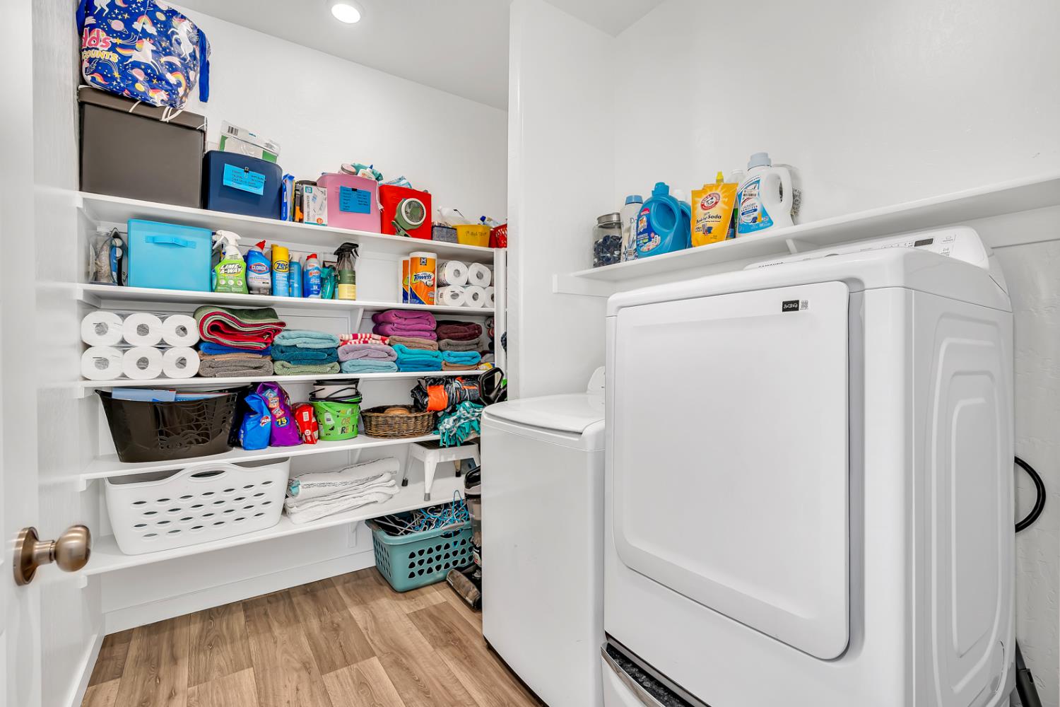 1020 Wayfarer Ln, Madera, CA 93636