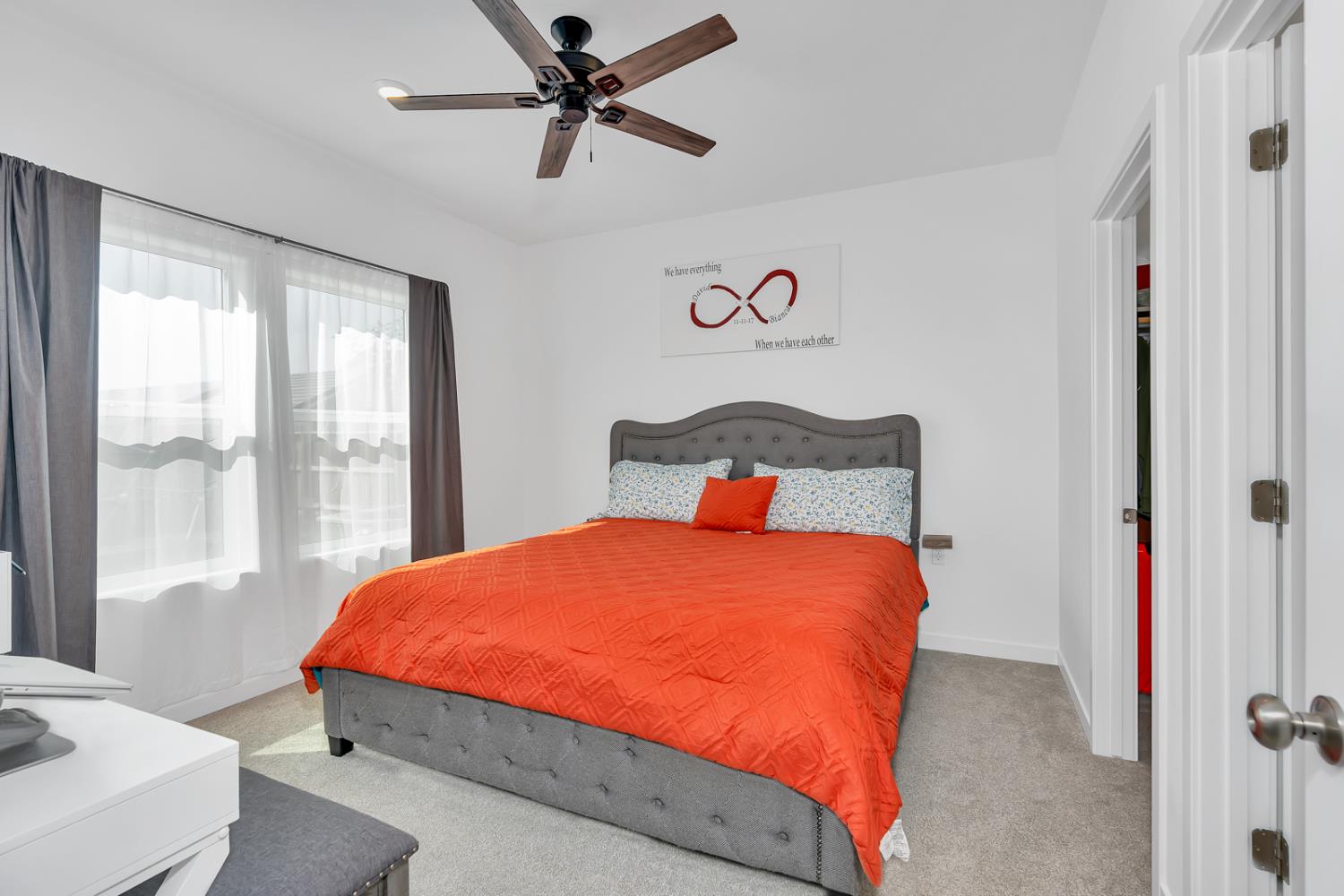 1020 Wayfarer Ln, Madera, CA 93636