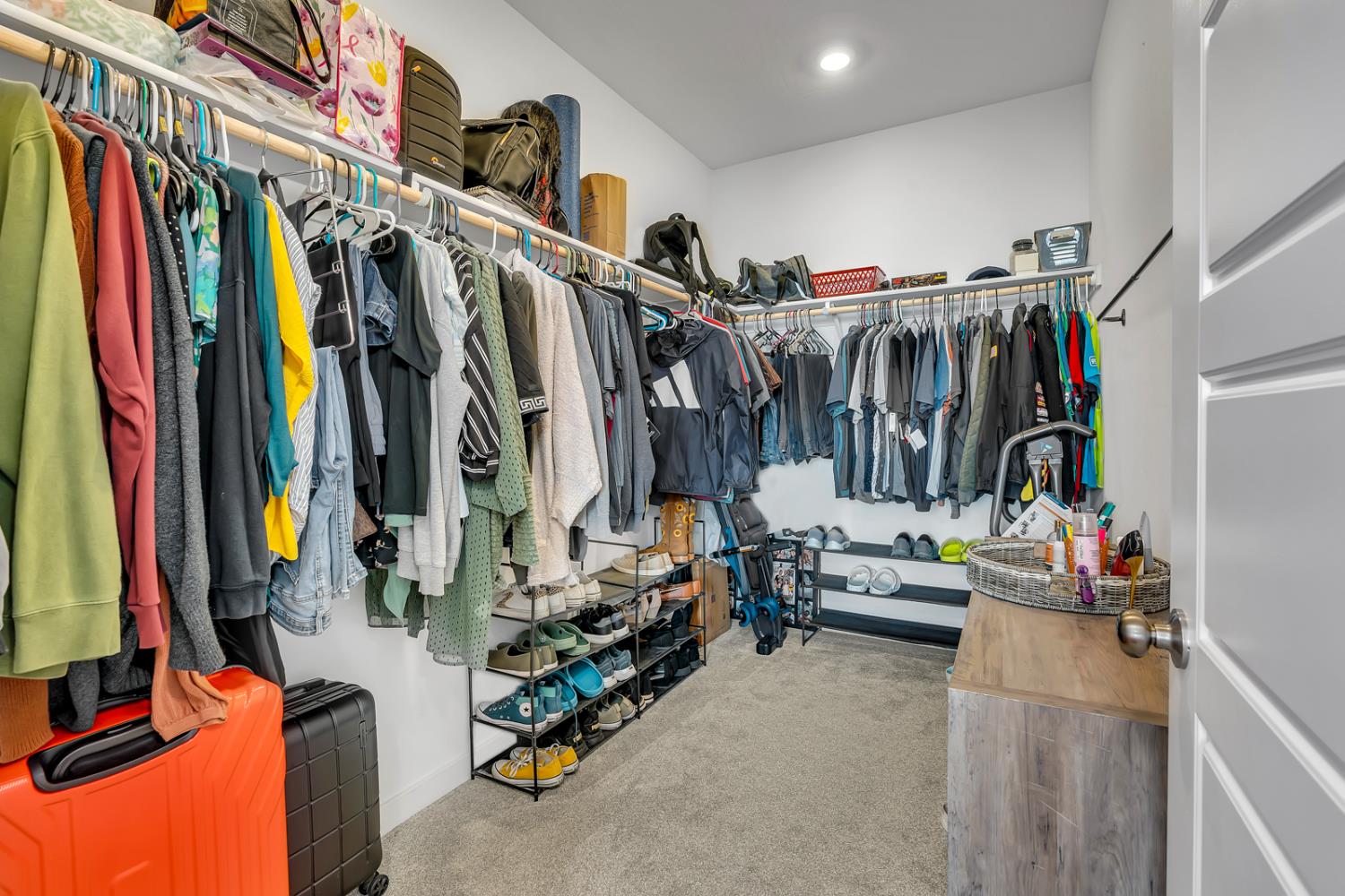 1020 Wayfarer Ln, Madera, CA 93636