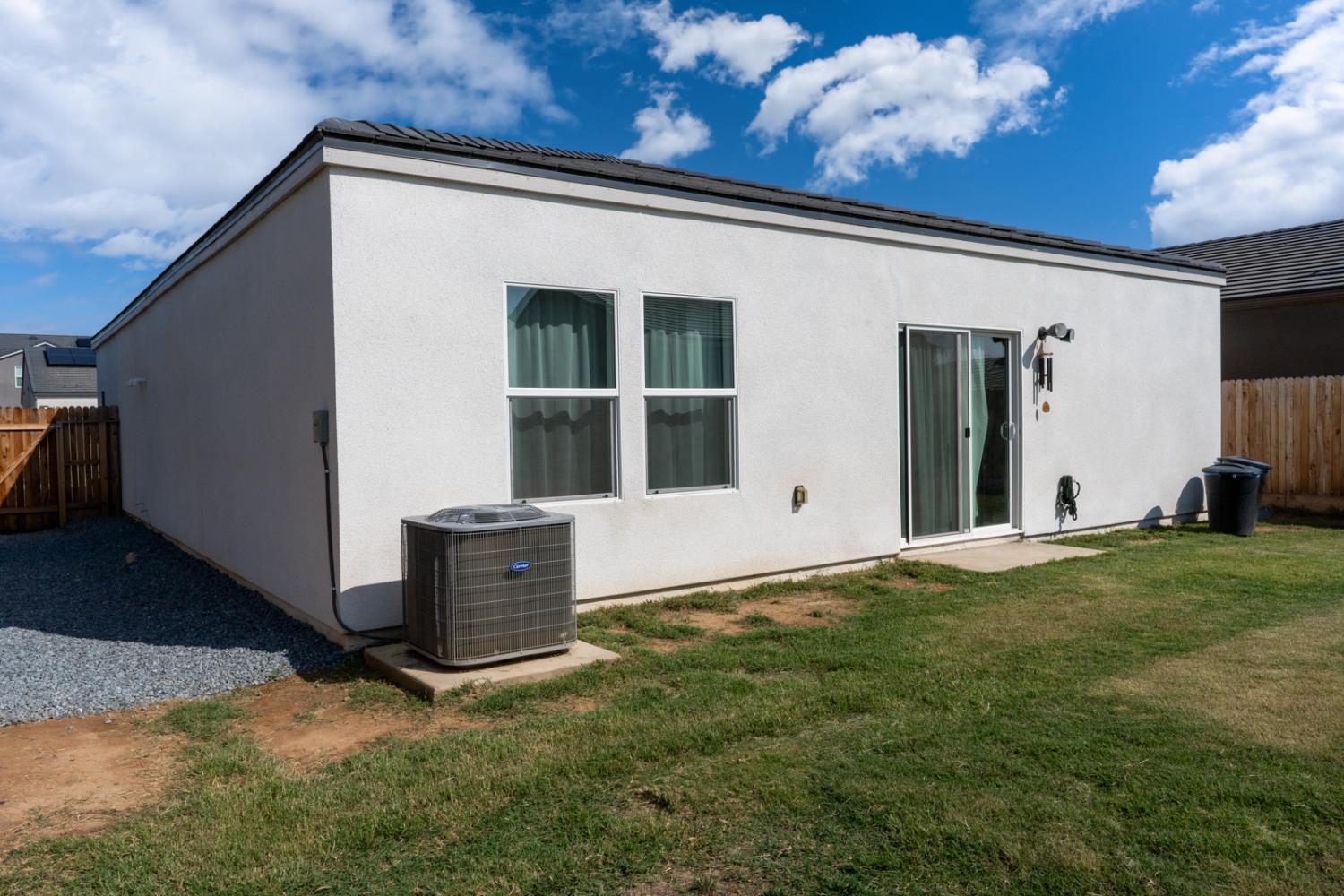 1020 Wayfarer Ln, Madera, CA 93636