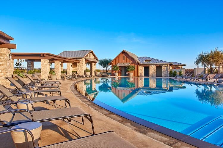 1020 Wayfarer Ln, Madera, CA 93636