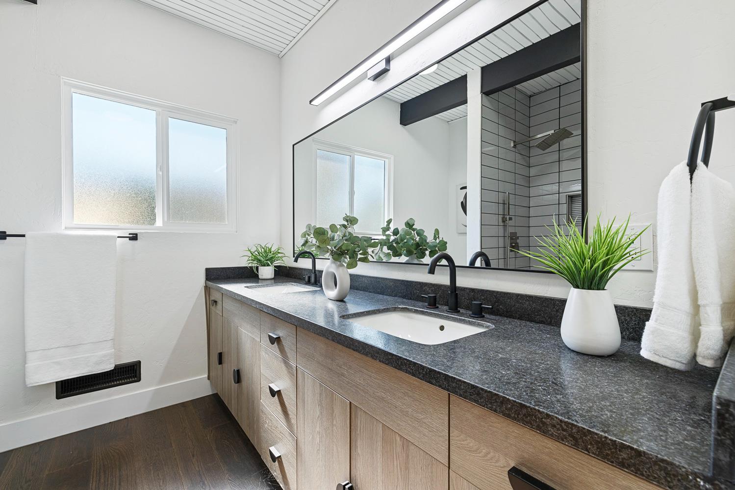 3862 N Orchard St, Fresno, CA 93726