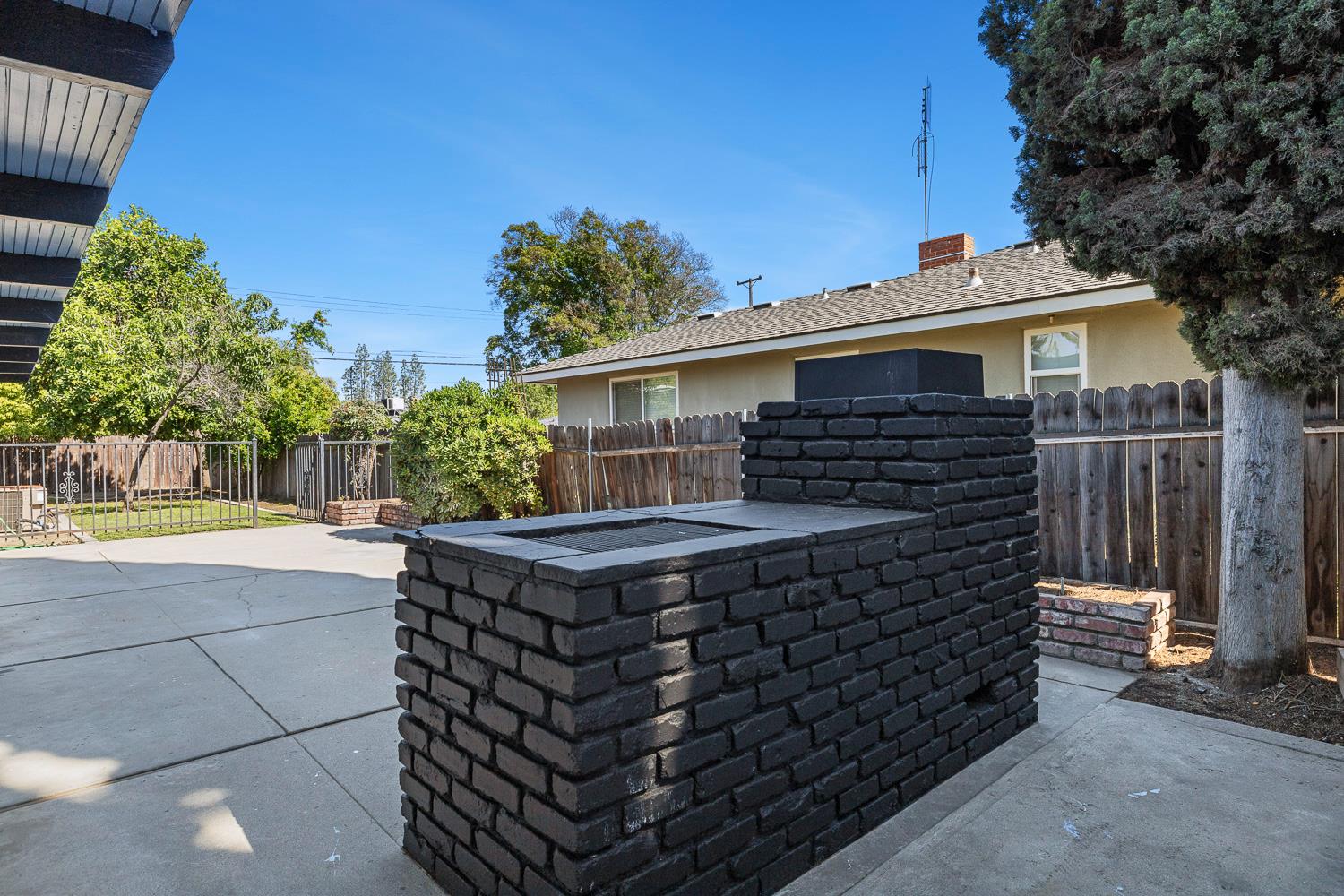 3862 N Orchard St, Fresno, CA 93726