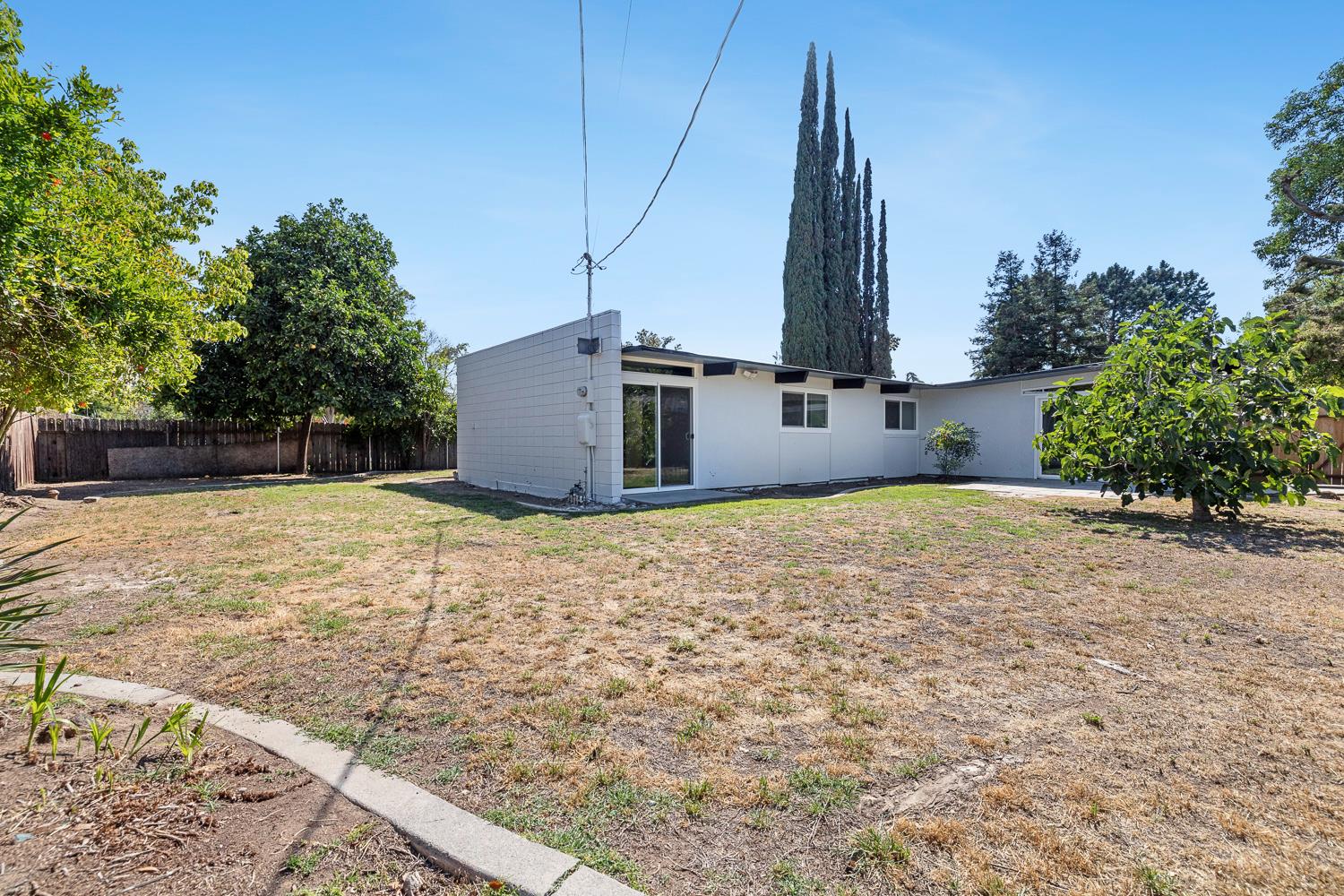 3862 N Orchard St, Fresno, CA 93726