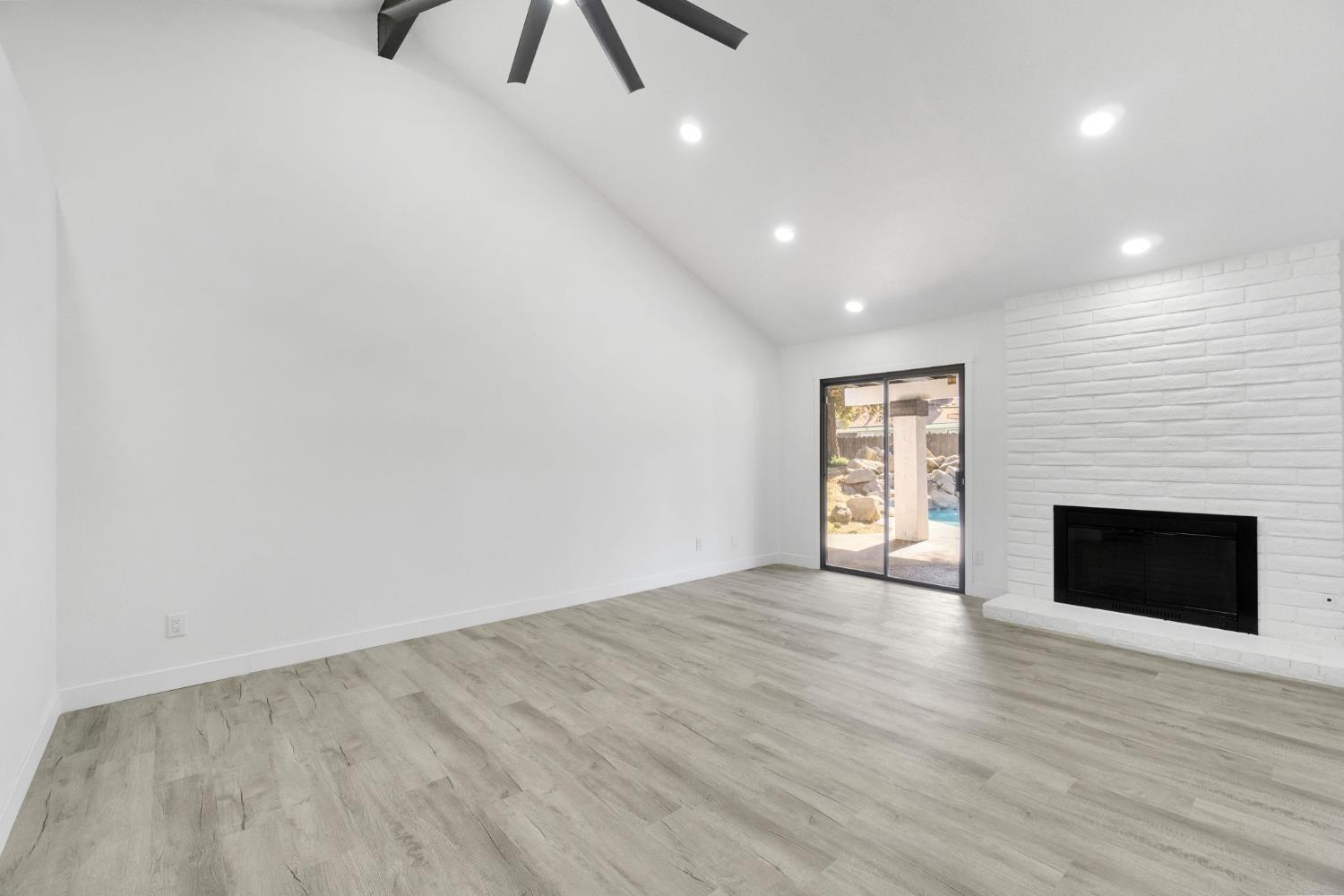 1547 W Fir Ave, Fresno, CA 93711