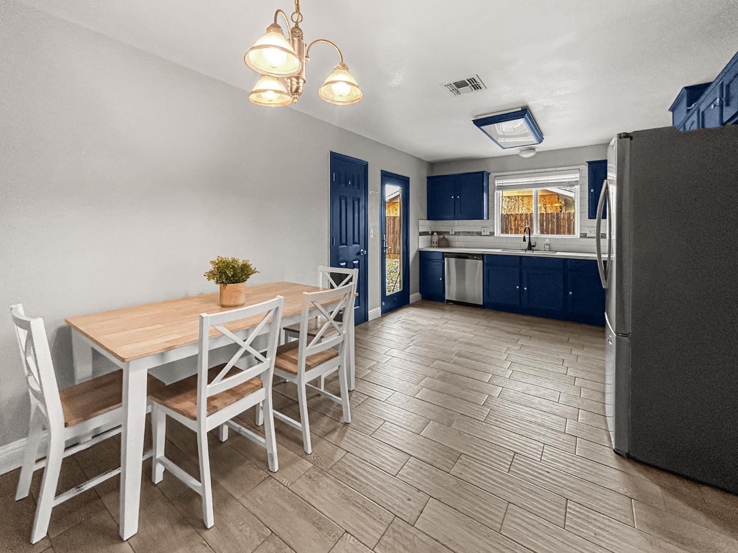 2349 S Sabre Ave, Fresno, CA 93727