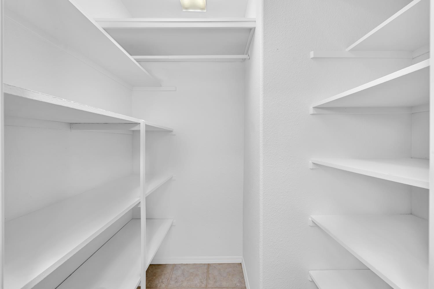 2352 Frederick Way, Madera, CA 93637