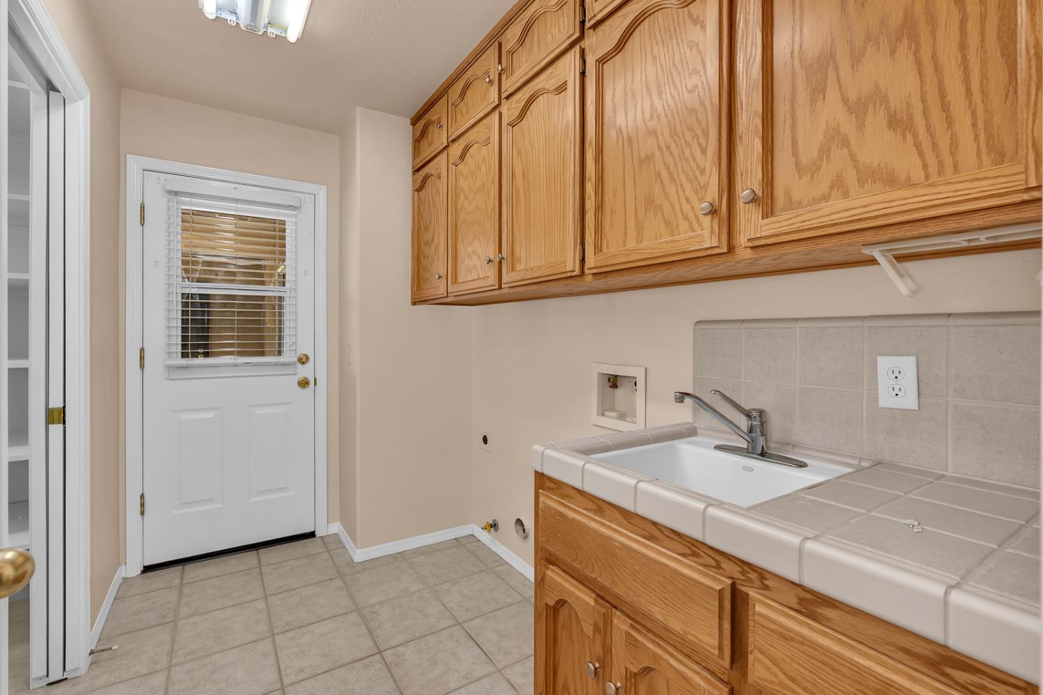 2352 Frederick Way, Madera, CA 93637