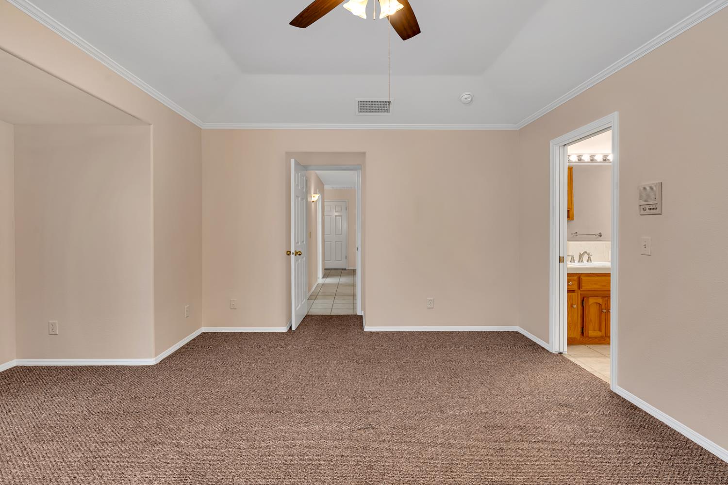 2352 Frederick Way, Madera, CA 93637