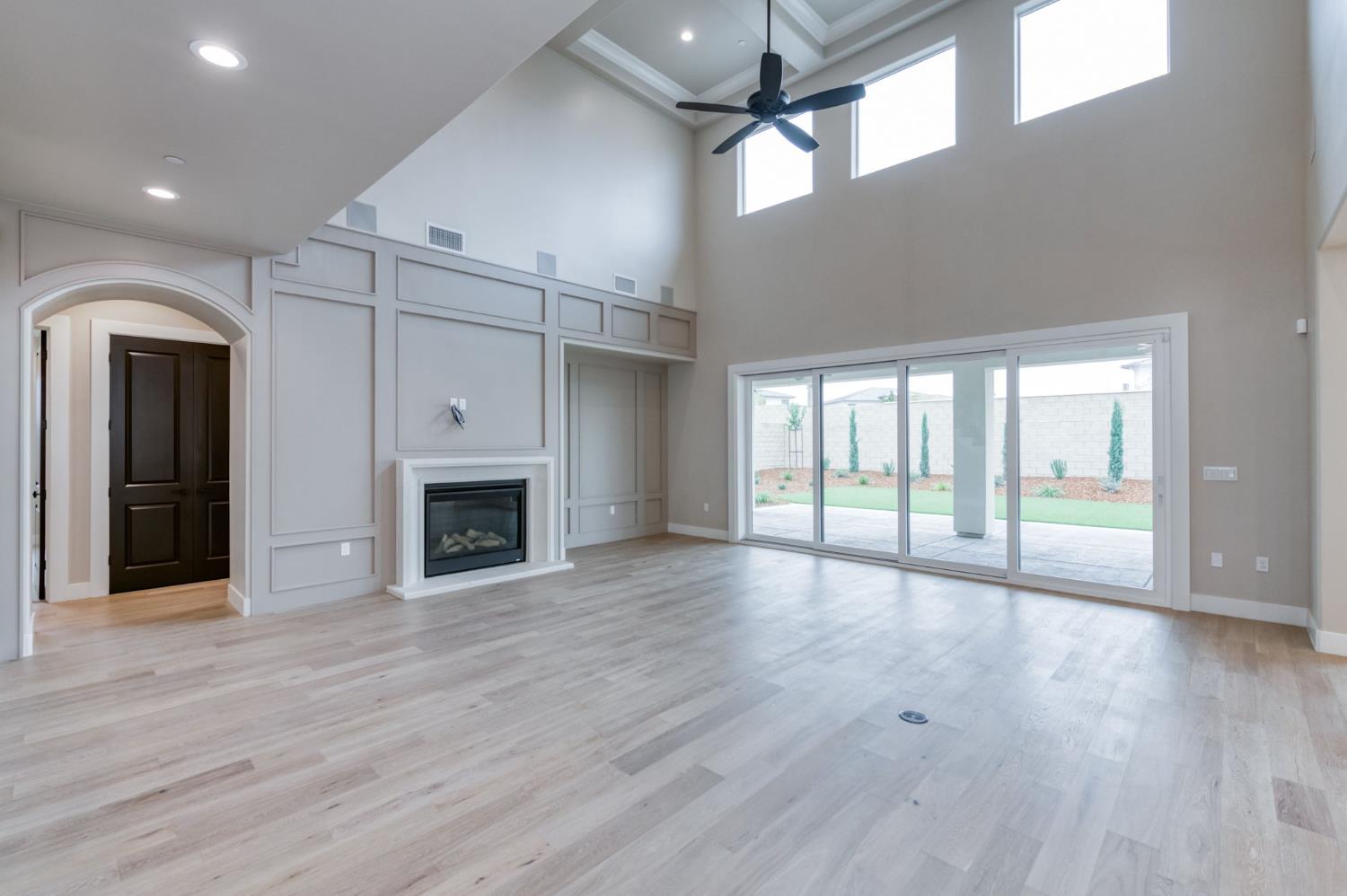 11637 N Trevino Ln, Fresno, CA 93730