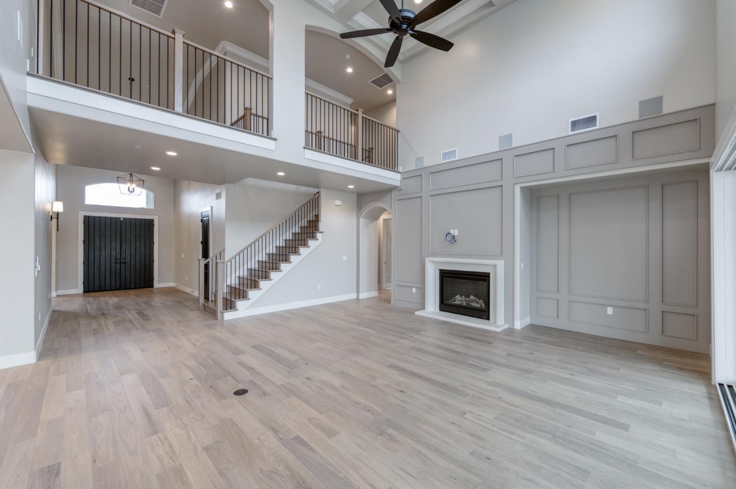 11637 N Trevino Ln, Fresno, CA 93730